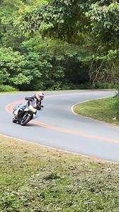 27K views · 151 reactions | The Yamaha NMAX V1 is a 155cc scooter with a liquid-cooled, 4-stroke, SOHC, 4-valve engine, delivering a maximum power of 11.3 kW (15.4 PS) at 8,000 rpm and 14.2 Nm of torque at 6,500 rpm | MotoSkrt | Facebook