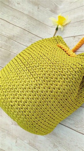 Bucket Drawstring Tote Bag #crochetbagpattern #drawstringbag #crochetbucketbag #howtocrochetbag