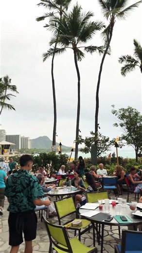 Dukes restaurant Hawaii