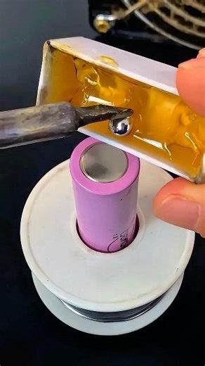 How to soldering 18650 lithium battery 🔋✅#soldering #batterysoldering #electronics #repair