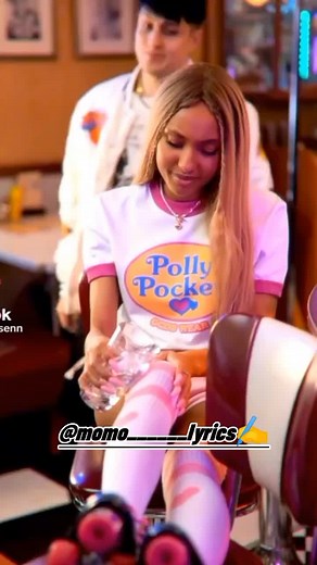 momo_lyrics sur TikTok