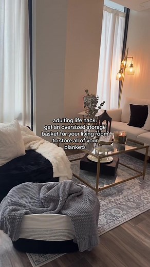 having an XL storage basket is perfect for your extra blankets… looks so good and is so cozy for the Fall 🧺🍂🕯️ #storagebasket #storagehacks #homeorganization #homedecor #blanketstorage #laundrybasket #organization #homefinds #tiktokshopbacktoschool