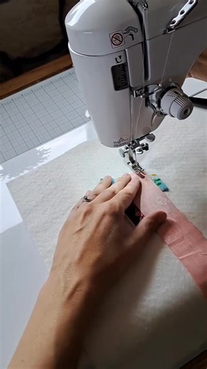 Making a log cabin hexie today! I had so much fun with this project that I got a little carried away, and the hexagon ended up bigger than I expected. I'm already envisioning more of these cute, scrappy hexagons in my future. ​Fabric is "Flowerland" by @rubystarsociety and @modafabrics. ​Video by @centerstreetquilts ​#quilting #quilt #quiltlove #sewing #handmade #logcabinquilt #hexagonquilt #scrapquilt #fabriclove #quiltersofinstagram #showmethemoda | Quilt Patterns PDF