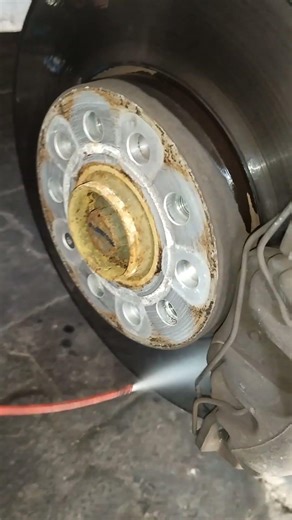 How to use Brake Lining Cleaner 🤔✔️. #shortsfeed #brakecleaner #auto #therearhub