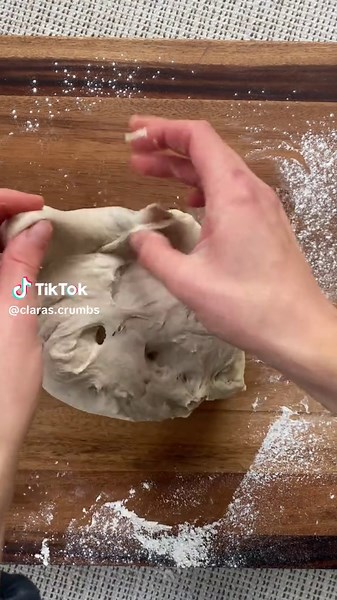 Die Kunst des Brotformens: Techniken und Tipps