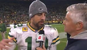 Aaron Rodgers Impresses With Spanish Response In Interview After Game vs. Lions (VIDEO)