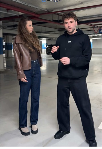 Відео користувача АНДРІЙ ПЕЛЬВЕЦЬКИЙ (@pppelvetskiyyy) на тему «male friendship vs female friendship»