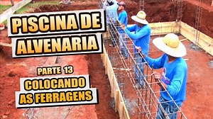 395K views · 5.9K reactions |  Veja como estão ficando as ferragens da primeira viga, a viga de fundo, na nossa piscina de alvenaria. Ainda temos muitos vídeos pela frente, com diversas informações e passo a passos pra você aprender e colocar em prática.  No próximo vídeo vamos mostrar como fizemos a instalação do ralo de fundo da piscina. Não perca! | JR Construção | Facebook