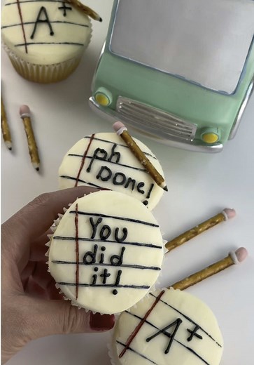 Graduation Cupcakes: Sweet Treats for Grads 🎓🧁