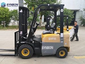 [Hot Item] Heavy Duty Load Handler 1.5 Ton Mini Forklift Diesel Engine 4X4 Truck Forklift