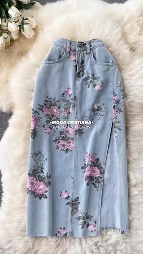 Floral Print Denim Skirt Women High Waist Long Denim Skirt Sexy Side Slit Vintage Style Value: 168,000 Sizes: S M L XL XXL Fabric: DEMIN . . Shipping nationwide ✈️🇨🇴 Contact us ✍🏼 live Purchase methods: On request (8-20) days Dresses, exclusive, imported #dressesmodest #outfit #christianfashion #evangelicalfashion #christian #northamerica #beautifulvestidos #longdresses #modesty #usa #newyork #northamerica #viral #soloestadosunidos #hijasdedios #usaaaaaaa