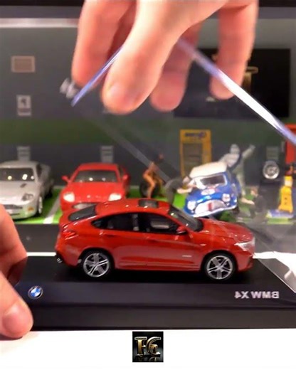 The "Small X6" in Miniature: Herpa BMW X4 1/43 Scale