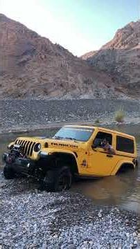 Jeep Wrangler Rubicon Deep Water Crossing.