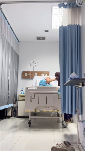 Caring for a Loved One: Gentle, Patient Support in Hard Times