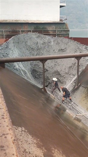 船员日常工作的揭秘！ Barge unloading | Satisfying VIdeo | Relaxing video