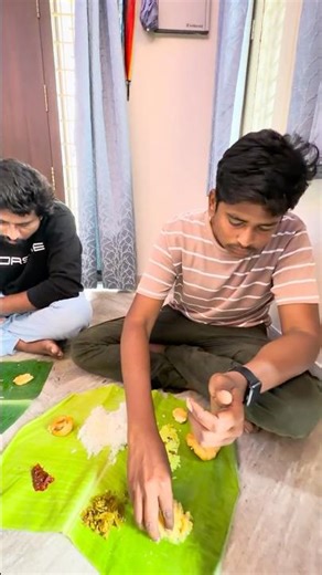 చాలా రోజుల తర్వాత…YouTubers గ్యాంగ్ మొత్తం కలిసి ఒకేదెగ్గర తిన్నాం ￼#youtubers #family #frends