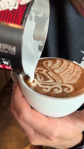 Latte art with moose pattern 🫎