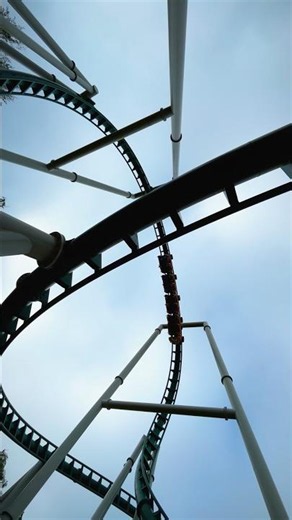 INSANE HANGTIME on the inside top hat of Fønix | Fårup Sommerland 🇩🇰