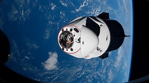 No toilet for returning SpaceX crew, stuck using diapers
