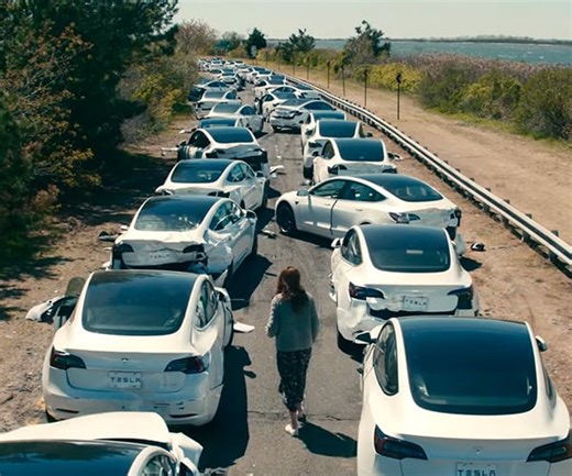 Everything Breaks Down in Sam Esmail's "Leave the World Behind"