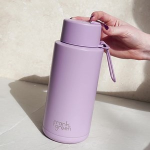 106 reactions | FLIP STRAW LID 朗 Enjoy easy ✔️ touch-free ✔️ one-handed ✔️ hydration on-the-go with a slide of a button  Engineered with NEW extra durable material. Shop yours now  | frank green | Facebook