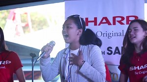 People at Enchanted Kingdom showcased their talent in singing as Sharp Kalyeserye engaged them in a "Videoke Challenge". Check out some of the highlights of the event in this video: #SharpBeOriginal #SharpKalyeserye #EnchantedKingdom #BrandRoom | INQUIRER.net