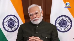 PM Narendra Modi interacts with participants of Smart India Hackathon 2024. Credits: All India Radio News Press Information Bureau - PIB, Government of India DDNewsLive | Ministry of Information & Broadcasting, Government of India