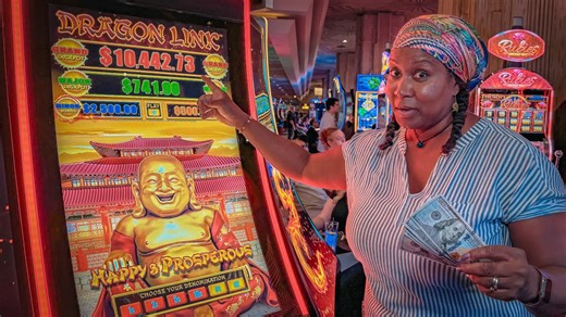 I put $500 in a Vegas slot machine and wow! 😲