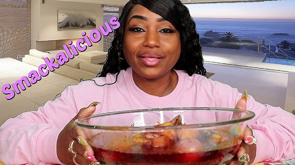 Seafood mukbang featuring mussels, scallops, and potatoes