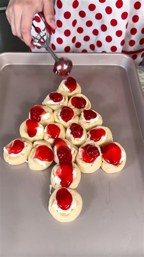 174K views · 1K reactions | How did I not know this Christmas trick? Kyra makes a cherry danish Christmas tree dessert. | Family Style Cooking | Facebook