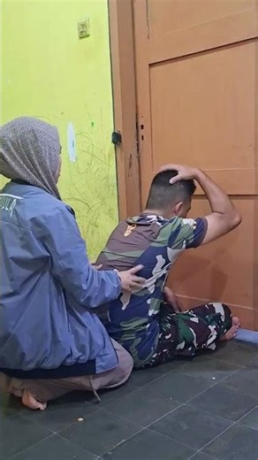 Pijet Plus Plus, ya Plus nyungsep 😂 #fyp #komedi #lucu #hiburan #kontenlucu #komedisuamiistri