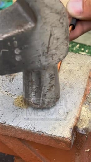 The right way to secure a wire to a busbar without fraying Clean, solid, and professional #ElectricalWork #WorkshopHack #Busbar | Do It YourSelf