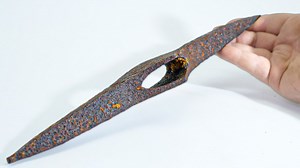 I restore an 80 year old pick axe. Rusted to a perfect shine, time to find the gold. If you have something you would like me to restore send me an email at business.lostandrestored@gmail.com Follow me on instagram: https://www.instagram.com/lostandrestored_/ I love restoring vintage odds and ends. What antique do you want to see Restored? #lostandrestored | Lost & Restored