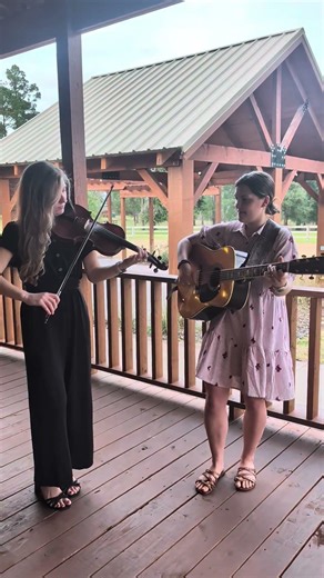 Playing around with some "Back Up and Push"!🎻 #fiddle #bluegrass #band