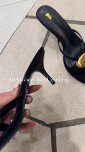 59 reactions · 41 comments | 퐌퐚̂̃퐮 퐆퐢퐚̀퐲 퐂퐚퐨 퐆퐨́퐭 퐗퐮̛́퐧퐠 Đ퐚́퐧퐠 Đ퐞̂̉ 퐂퐚́퐜 퐂퐡퐢̣ Đ퐞̣퐩 퐒퐨̛̉ 퐇퐮̛̃퐮 퐓퐫퐨퐧퐠 퐓퐮̉ 퐆퐢퐚̀퐲 퐂퐮̉퐚 퐌퐢̀퐧퐡 ❤️ Với thiết kế tối giản nhưng vẫn đem lại cảm giác mới mẻ. ✉️ Nhắn tin ngay cho MNS để biết thêm chi tiết sản phẩm trong bài viết | M I N U Clothing | Facebook