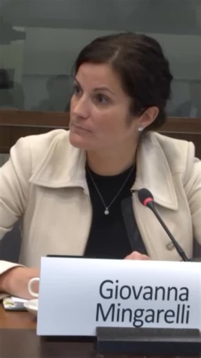 Nous sommes fiers, au Canada, que le français soit une de nos langues officielles et un pilier fondamental de notre identité collective. Comme francophones et francophiles, cette langue doit nous rassembler et nous inspirer à agir ensemble pour assurer sa vitalité partout au pays. — In Canada, we are proud that French is one of our official languages and a fundamental pillar of our collective identity. As francophones and francophiles, this language should unite us and inspire us to work togethe