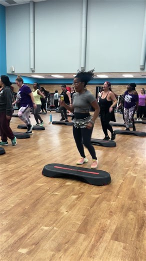 Hip Hop Step Aerobics Twirl and Shake