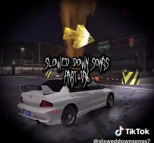 Toxic by Britney Spears (slowed down) - full version in bio #slowedandreverb #slowed #britneyspears #trendingsong #fyp