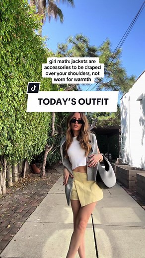 I love a jacket draped over your shoulders. Not worn fully just draped over your shoulders. If you get it you get it. #stylingtipsforwomen #fashiontipsforwomen #fallinspo #outfitinspo #fashionadviceforwomen #fashionover30 #fashionover40 #fashionover20 #womensfashionstyle