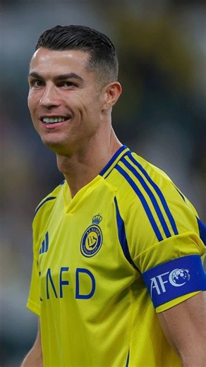 Evolution 🎗🎗 on Instagram: "1997년 개봉한 영화 Titanic은 잭과 로즈의 운명적인 사랑을 통해 비극 속에서도 오래 남는 감정의 깊이를 보여주는 작품입니다. 화려한 연출보다 인물의 감정에 더 집중한 제임스 카메론 감독의 스타일은 지금 다시 봐도 묘하게 가슴을 울리죠. 배가 침몰하는 장면이 아닌, 두 사람이 서로를 바라보던 순간들이 더 강하게 기억에 남는 영화이기도 합니다. 이 감정을 완성해주는 곡이 바로 셀린 디온의 *“My Heart Will Go On”*입니다. 처음 들으면 잔잔한데, 어느 순간 자연스럽게 가슴이 벅차오르는 느낌을 줍니다. 특히 후반부의 고조되는 보컬은 영화 속 잭과 로즈의 마지막 장면과 겹쳐지면서 괜히 마음이 서늘해지기도 하고요. 많은 분들이 “이 노래가 나오면 왜 그 장면이 자동으로 떠오르는지 모르겠다”고 말하는데, 그만큼 영화와 음악이 자연스럽게 얽혀 있는 곡입니다. 1998년 아카데미 주제가상을 비롯해 여러 상을 휩쓴 건 단지