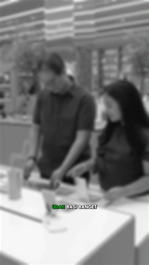 VeryJodi Sihotang on Instagram: "Hadehh udah basi banget klo gadget store cmn nampilin gituu gituu aja Kalian harus ngerasain lebih dari sekedar tech experience kya yg ada di oppo flagship store gandaria city ini. nggak cuma buat beli gadget, tapi juga jadi tempat hangout yang asyik buat keluarga. Ada Experience Zone yang bikin kita bisa coba semua produk Oppo terbaru, dari yang smartphone sampai gadget canggih lainnya. Ditambah disini ada yg unik banget. TADAA! wahh ini pertama kalinya nih saya