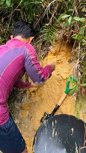 189K views · 903 reactions | The process of searching for gold by digging | Gold prospecting | Mining gold | تعدين الذهب | 금 채굴 | Arsenio Gold Hunting | Facebook