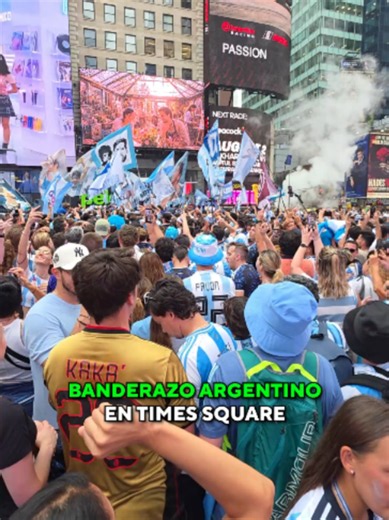 Locura por Argentina en Times Square: banderazo histórico en Nueva York