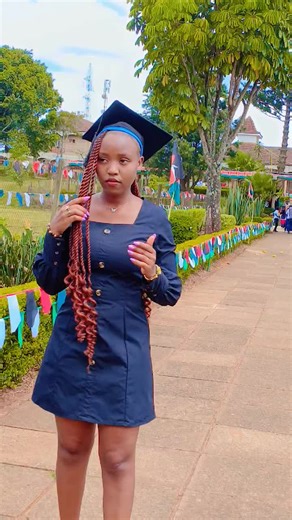 Graduation Moments: Celebrate with Unique Table Decor