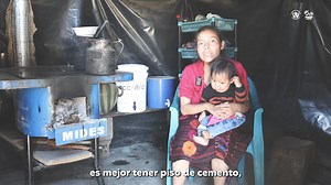 Desde Colotenango, Huehuetenango, conocemos la historia de Gloria, cuya vida cambió gracias a un piso saludable, una estufa mejorada que redujo el humo en su hogar y un filtro que asegura agua limpia para su familia. #ManoAManoGT 🙌🏼🇬🇹 | Mides Guatemala