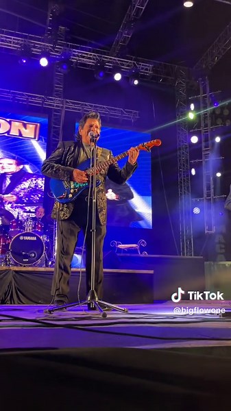 Los Apson en Vivo: Música y Sentimientos