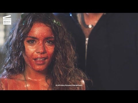 Freaks of Nature: Aliens in the house HD CLIP