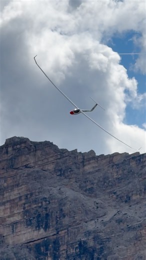 Höre dieses Zischen! JS3 Nahvorbeiflug in den Dolomiten
