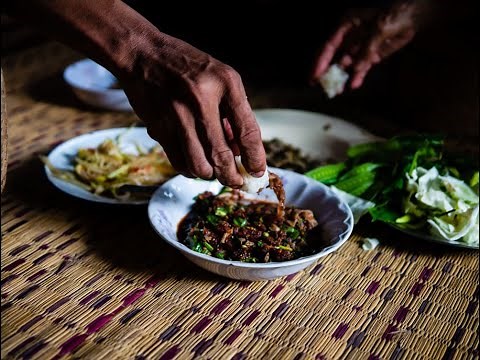 How to Eat Fufu | Ghanaian Recipe | Accra, Ghana