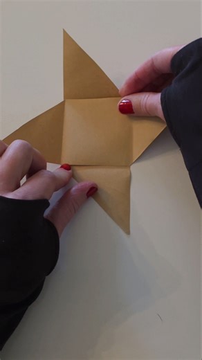 DIY PAPER GIFT BOX. #papercraft #paper #gift #giftbox #giftideas #howto